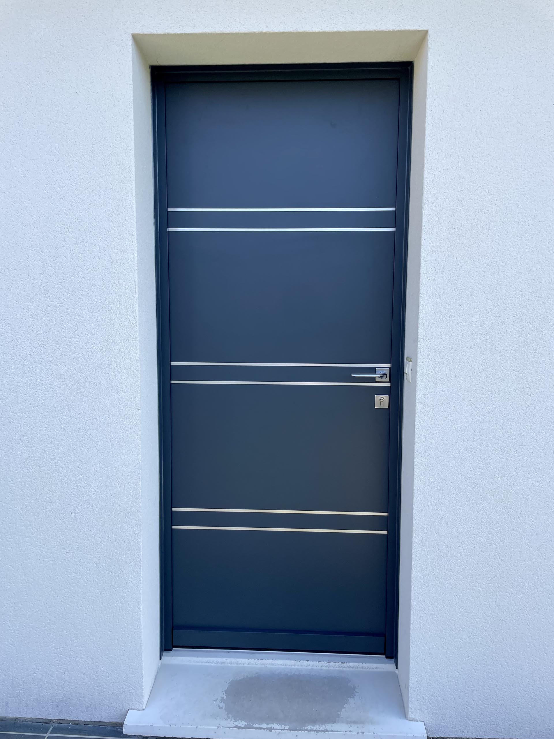 porte entree aluminium anthracite inserts inox