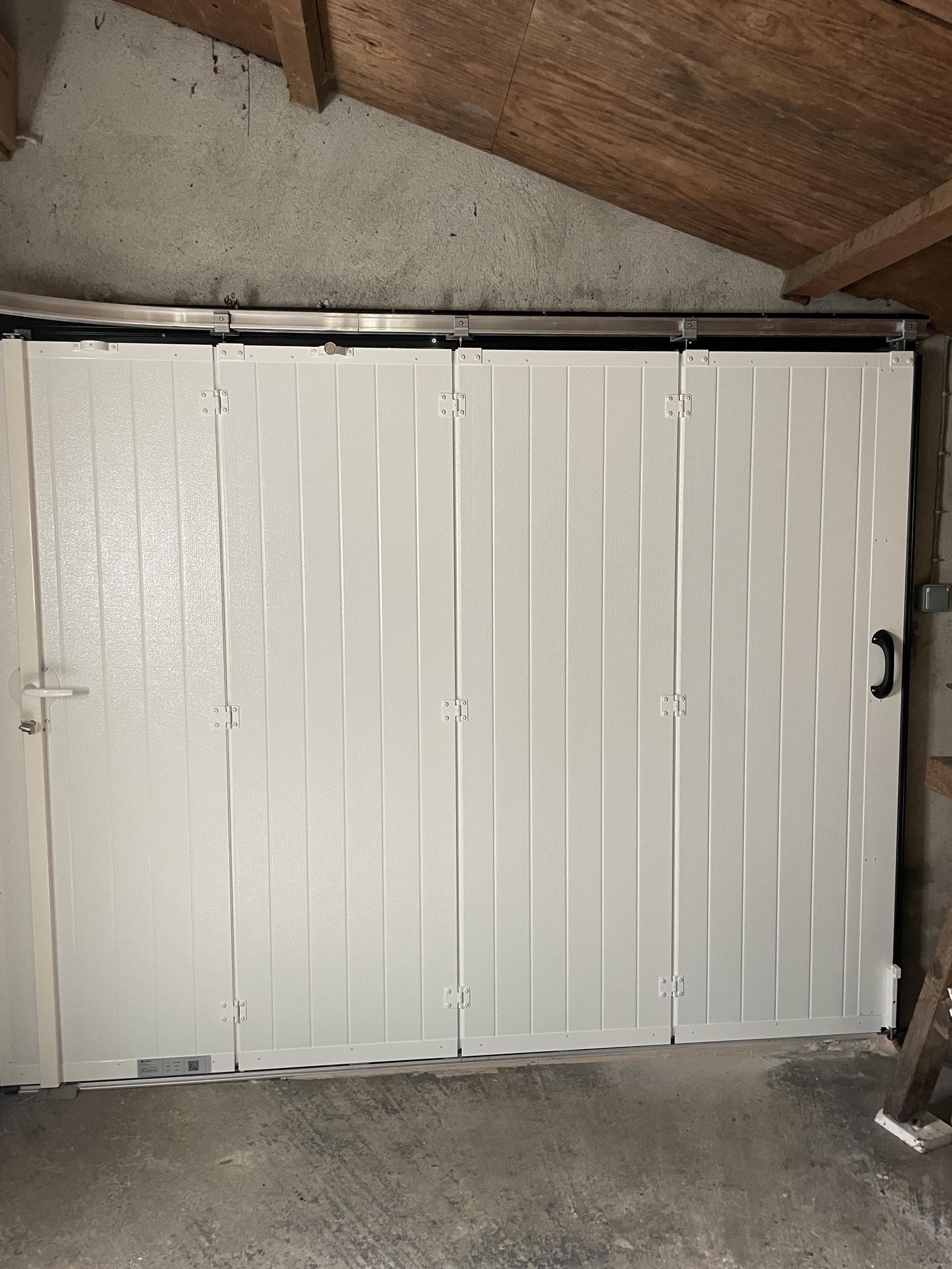 porte garage coulissante laterale blanche