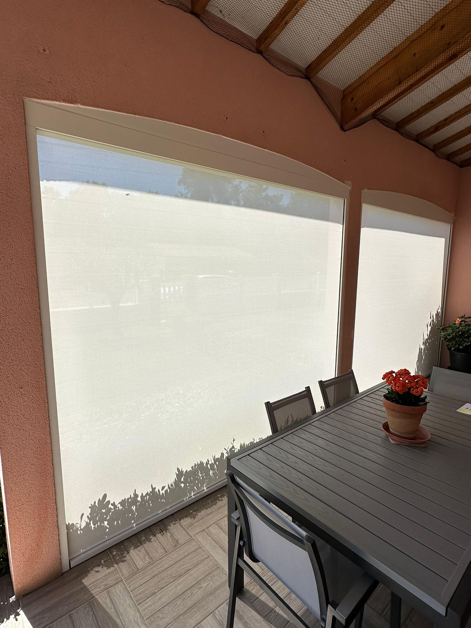store screen vertical terrasse couverte